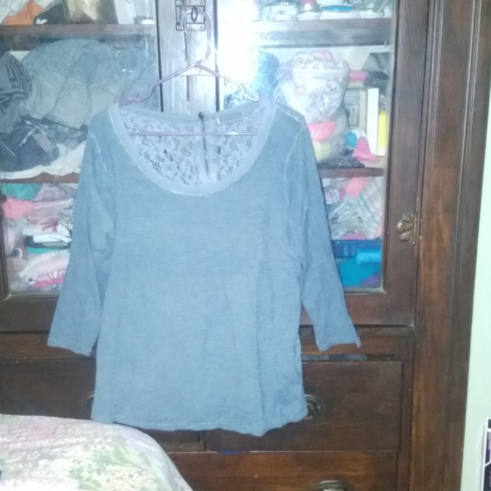 Grayish blue 3/4 sleep top with zipper detail